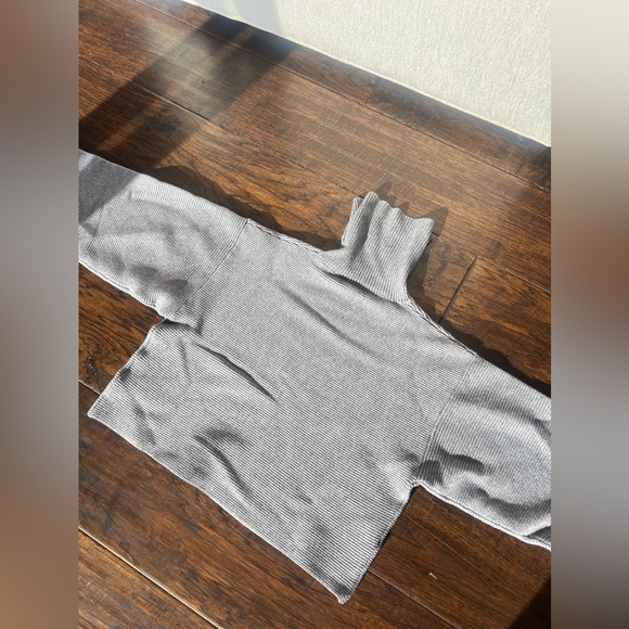 GOOD AMERICAN Forever cropped ribbed-knit turtleneck sweater - Picture 9 of 9